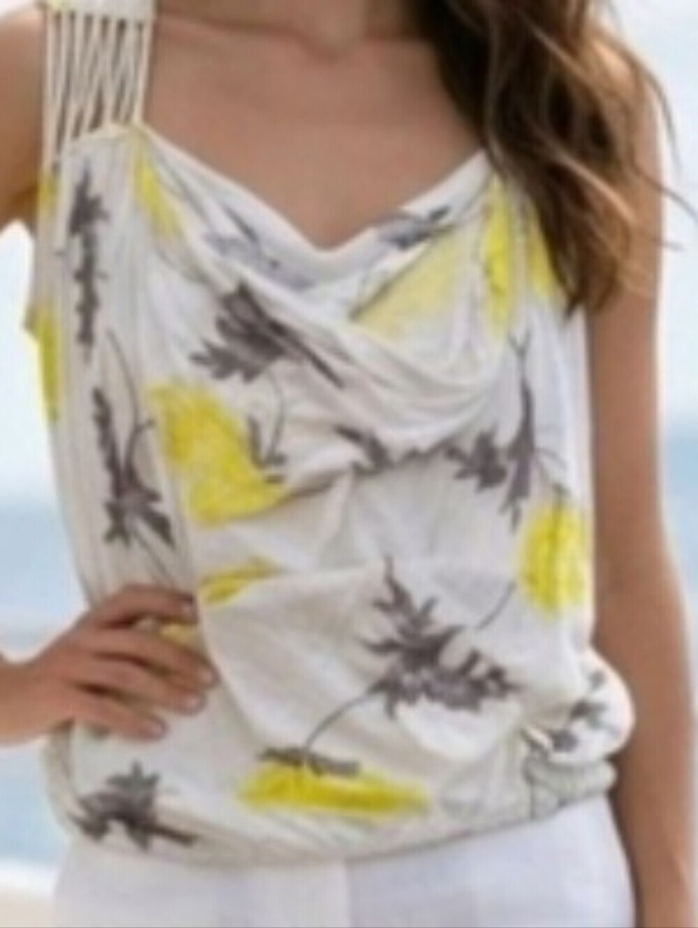 Women's Oversized Rare Free People White Yellow Floral Cow Scoop Neck Top S